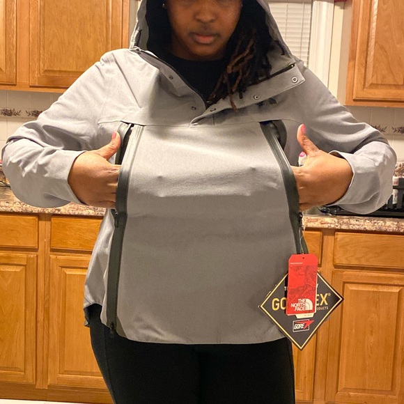 North Face WOMEN'S APEX FLEX GTX® CAPE ANORAK - Picture 4 of 4